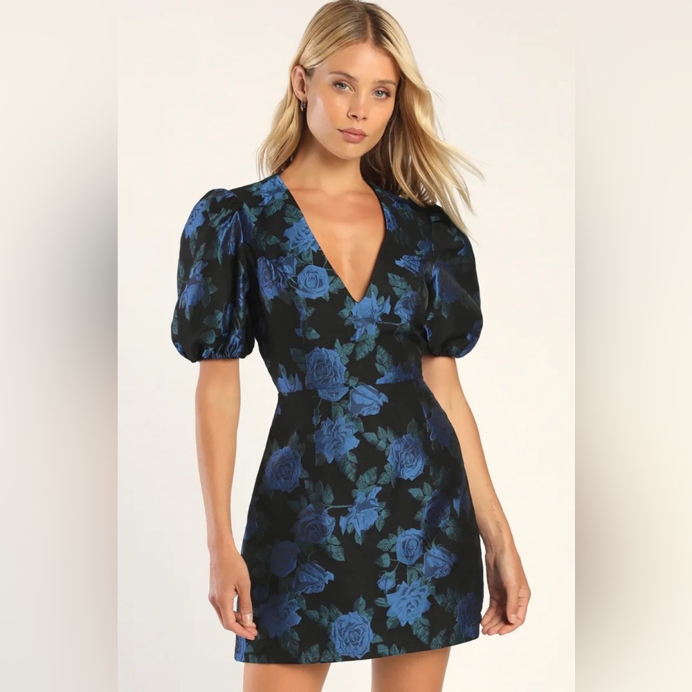 NWT puff shoulder floral mini dress *RARE*